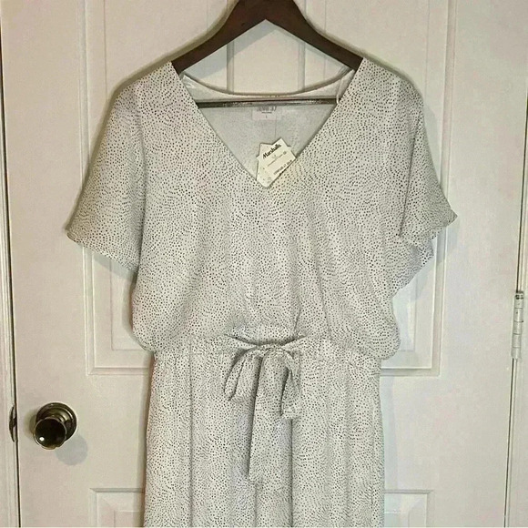 New with Tags Sienna Sky Flowy Dress - Size Large - Picture 2 of 6